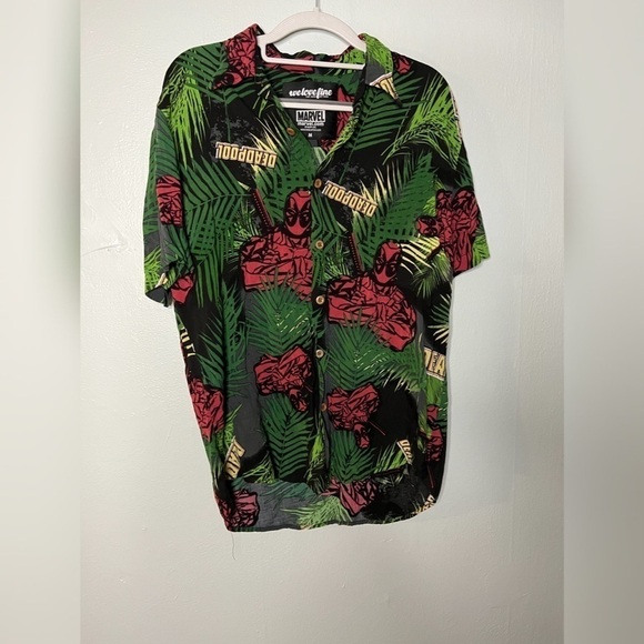 Marvel Deadpool Hawaiian tropical aloha men’s shirt - Picture 1 of 5